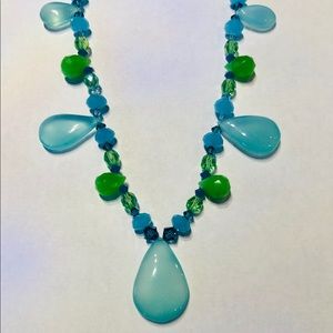 Crystal and chalcedony necklace.